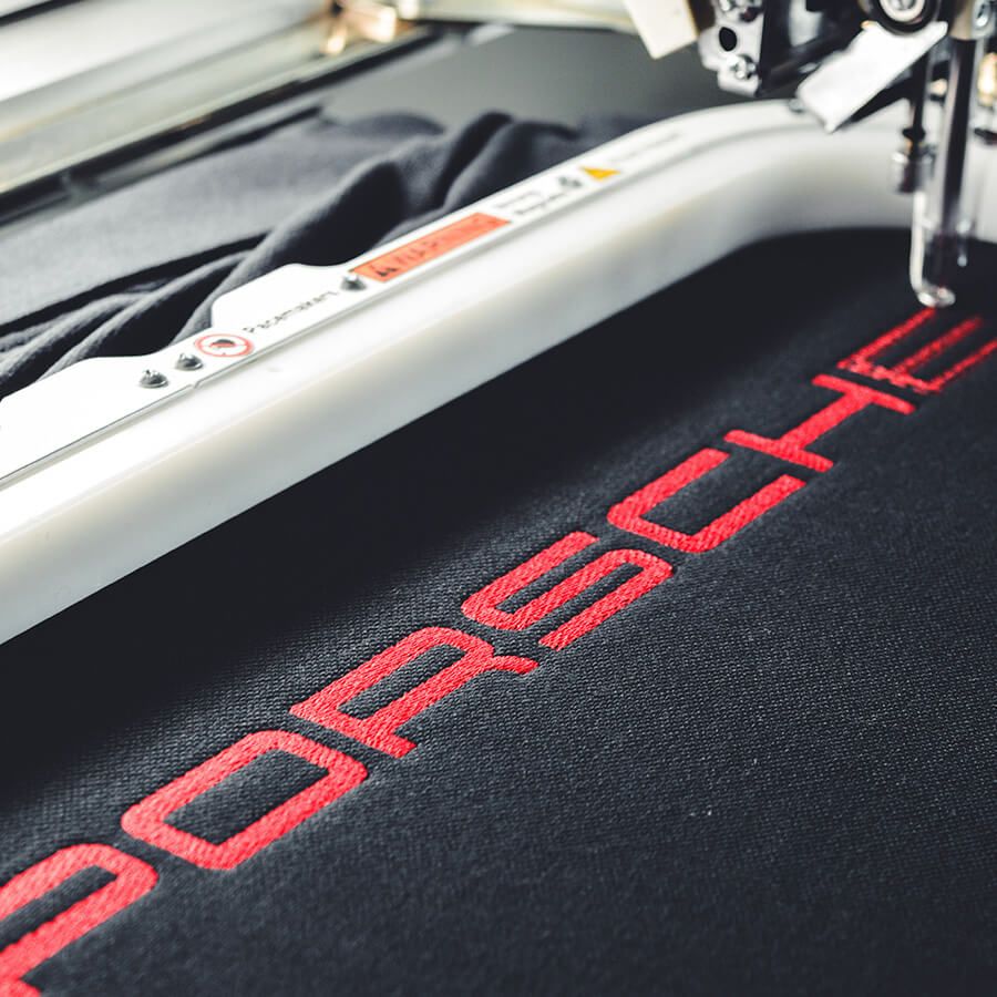 Bestickung Porschelogo