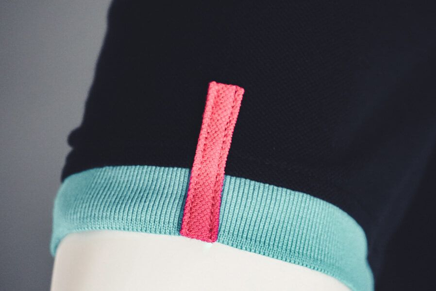 Detailansicht von einem Poloshirt