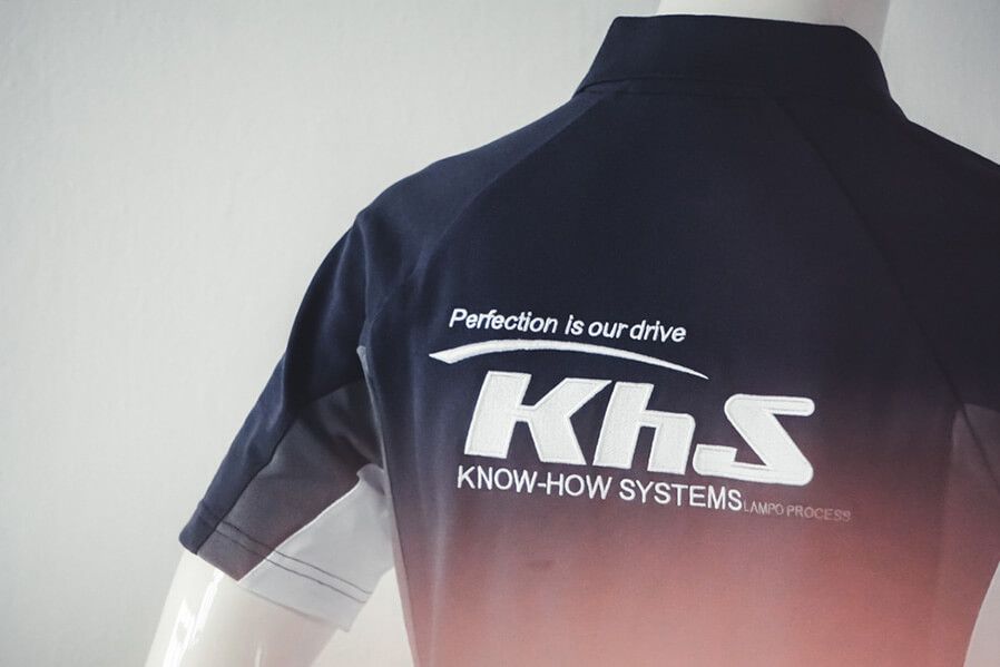 Besticktes Shirt mit Logo