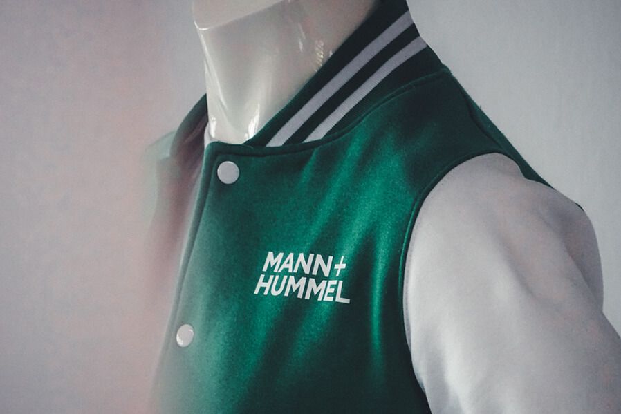 private label grüne Jacke mit Logo